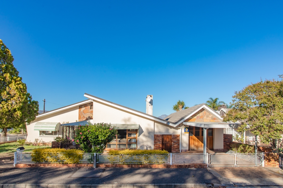 3 Bedroom Property for Sale in Denneburg Western Cape